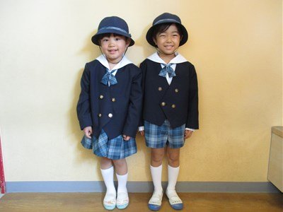 Children in the Atsugi Den-en Kindergarten uniform